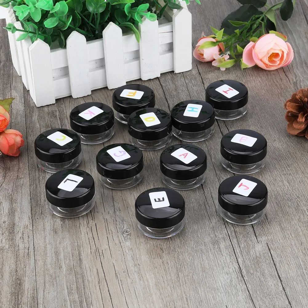 100 Pieces 3g Empty Clear Plastic Sample Containers with Lids Cosmetic Jars with 5 Pieces Mini Spatulas by Accmor