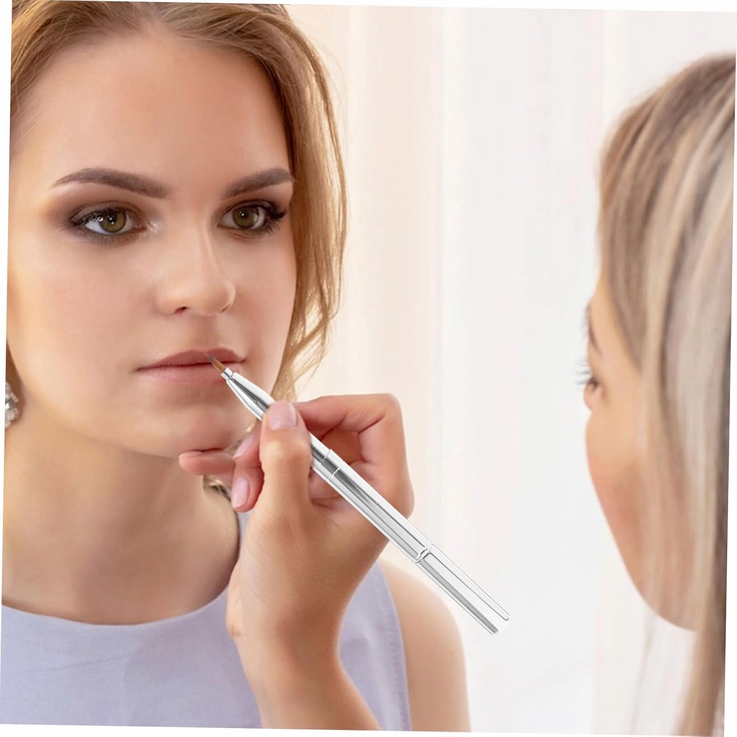 6pcs Retractable Dual Ended Lip Brush Flexible Lipstick Lip Gloss Applicator for Travel Daily Use and Professional Makeup Compact Design for Easy Carrying