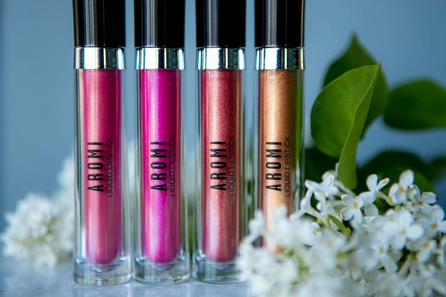 Aromi Rose Gold Metallic Liquid Lipstick | Peachy Pink, Coral Lip Color with Shimmery Finish, Vegan, Cruelty-free, Long-Lasting, Smudge Proof, Handmade (Rose Gold)