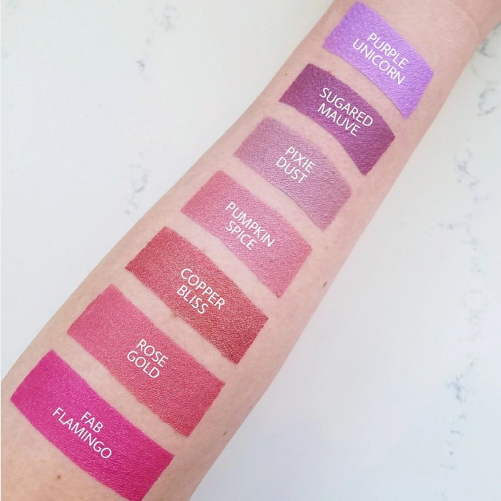 Aromi Rosy Peach Metallic Liquid Lipstick | Rose Gold Lip Color with Shimmery Finish, Vegan, Cruelty-free, Long-lasting and Smudge Proof Lipstick, Handmade (Pumpkin Spice)
