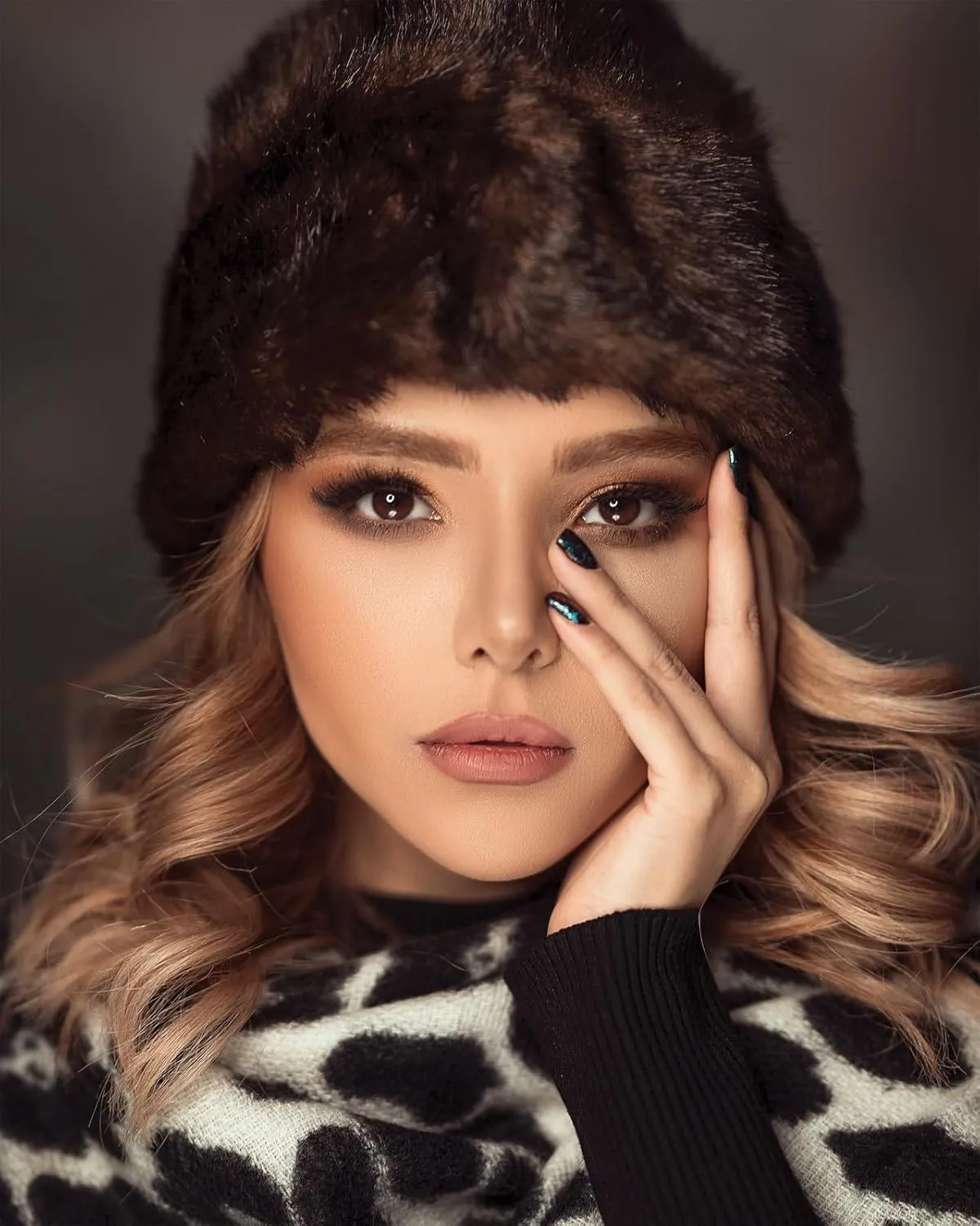 French Girl Le Lip Tint - Moisturizing & Hydrating Lip Balm for Sheer, Buildable Coverage & Shine, Clean Formula, Organic Ingredients, Vegan & Cruelty-Free - Sonali