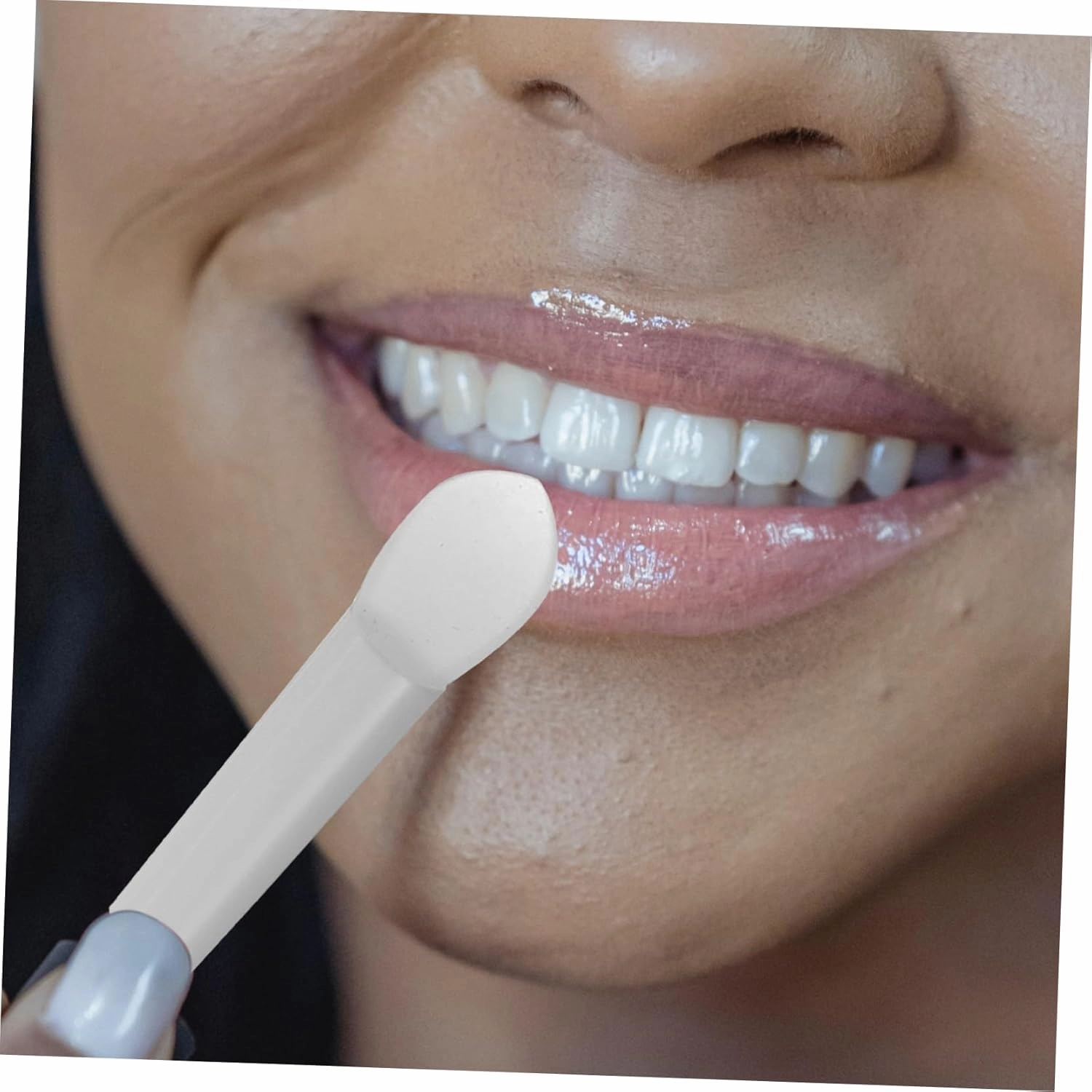Housoutil 3 Sets Silicone Lip Makeup Brush Retractable Lipstick Applicator Easy to Carry Perfect for Travel Daily Use