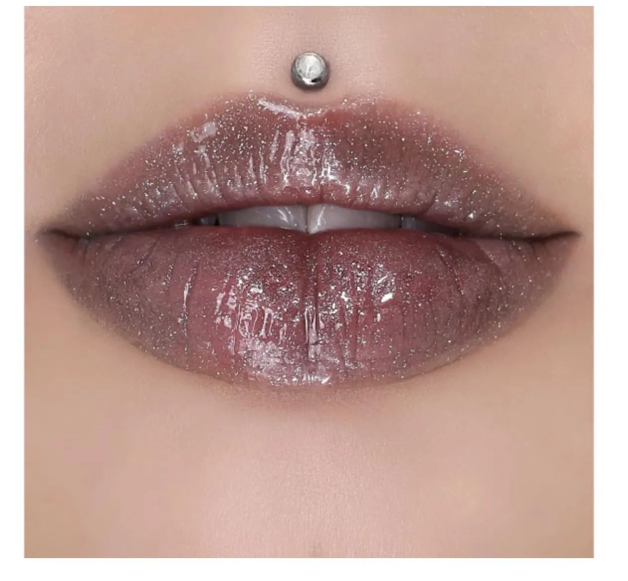 Jeffree Star Cosmetics Jeffree's High Shine Sickening The Gloss Lip Gloss - Six Feet Under, Funeral Parlour