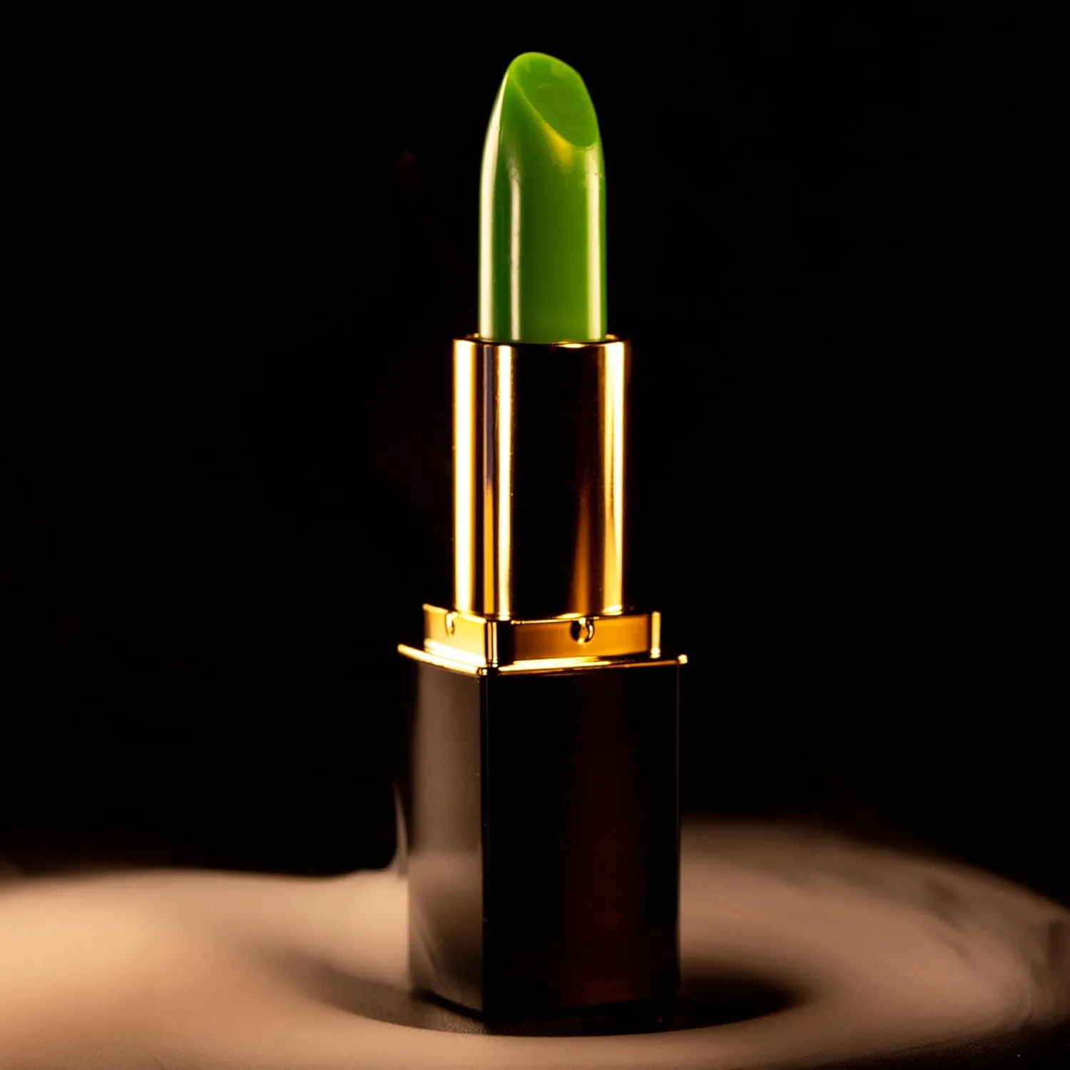 L’Paige LGR - GREEN Color-Changing Lipstick | Aloe-Vera Based, Long-Lasting, Moisturizing | Bold Pink-Fuchsia with a Bright Satin Finish