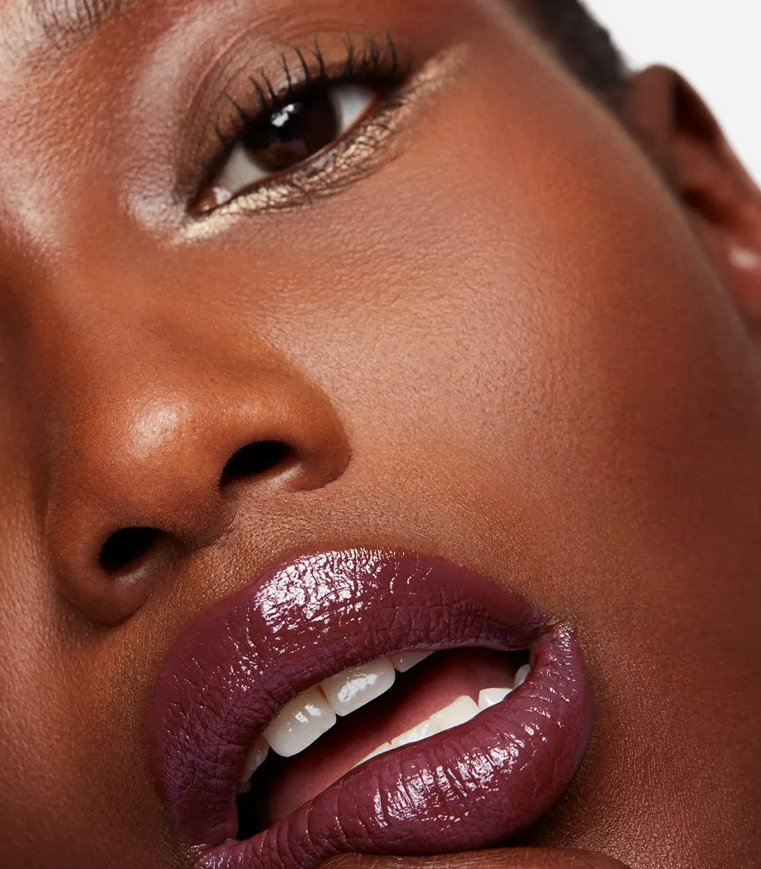 MAKE Beauty Serum Balm Intense, Hydrating Lip Gloss. Pigmented Vegan Moisturizing Lip Oil with Plumping Effect. Lip Emollient Treatment for Soft, Smooth, Shiny Lips - Shade, Lilac Layer 