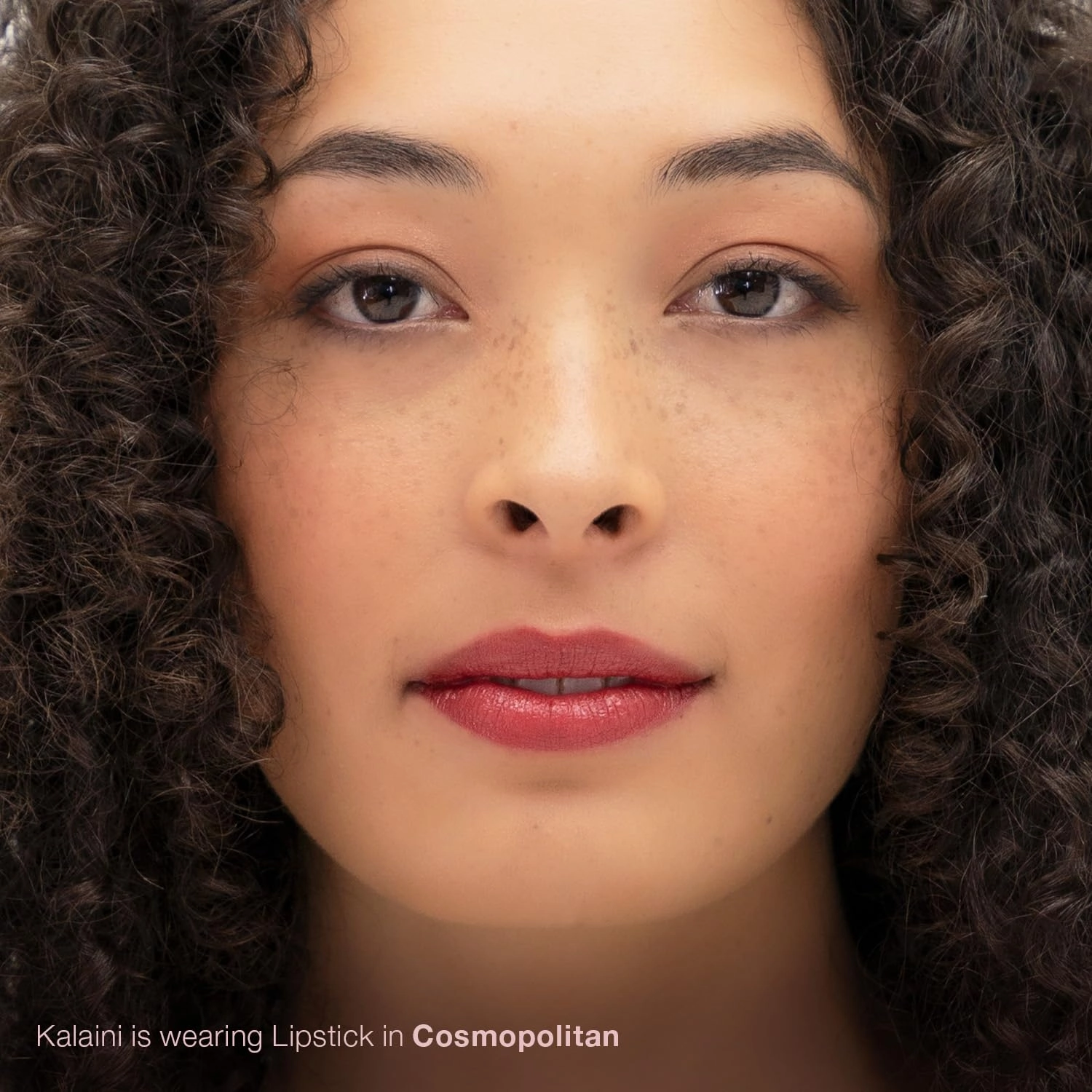 Mineral Fusion Long-Lasting Lipstick, Vivid & Smudge-Free Lip Color with Avocado Oil, Cocoa Seed Butter, Free of FD&C Dyes, Paraben and Gluten, Cosmopolitan