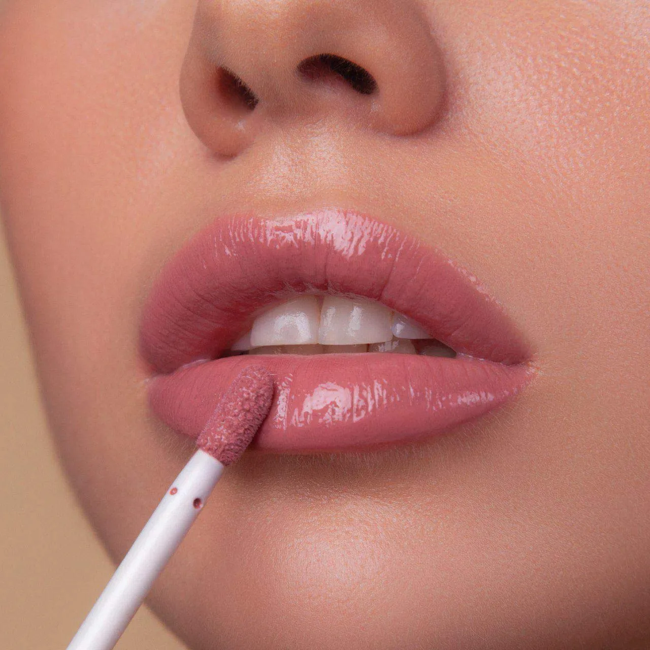 Romanovamakeup Sexy Lip Gloss DRAMATIC. Rich, Non-sticky, Soothing, Naturally moisturize, Hydrating, Glitter Lip Gloss RIPE BERRY SHADE Easy to wear, Keeps Smooth & Soft Lipgloss, Travel size.